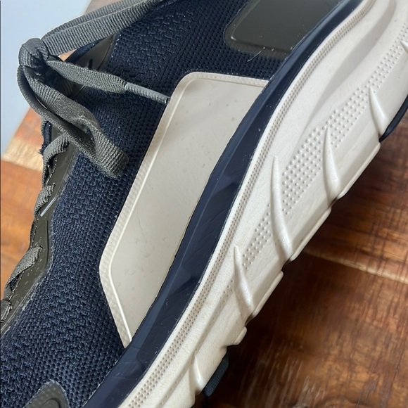 Vionic Navy and Taupe Sneakers, Men’s 12 - Picture 7 of 10